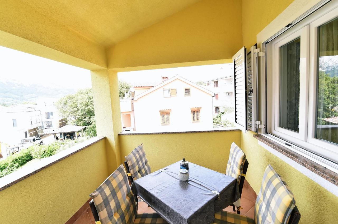 Apartments Luni Baska  Exterior photo